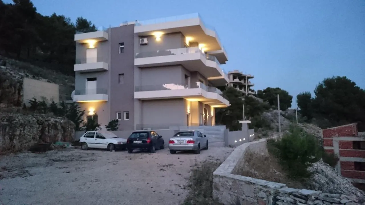 Aparthotel Rustemi Sarandë Albania